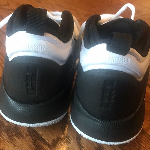 Men’s Nike Lebron Witness II - Size 8.5 - Picture 2 of 7